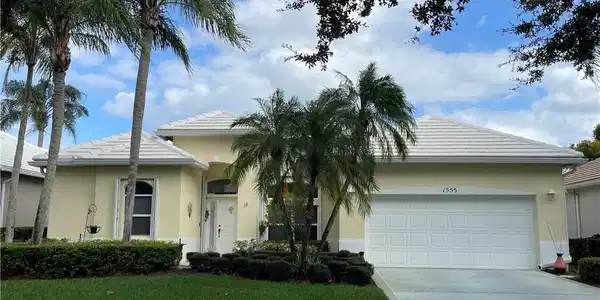 1555 SW Monarch Club Drive