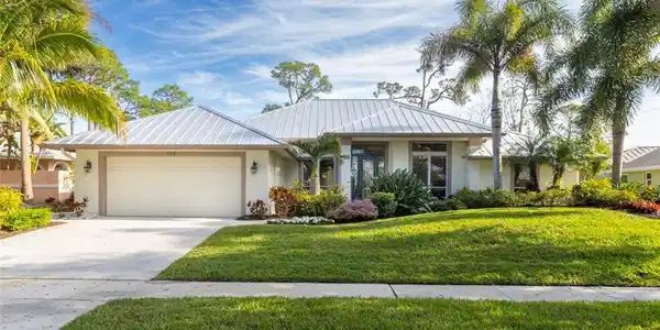 778 SW Lighthouse Drive