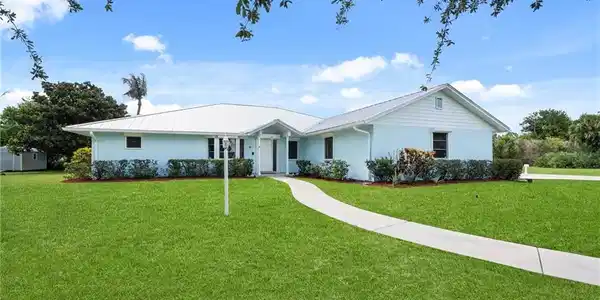 507 NE Silver Oak Terrace