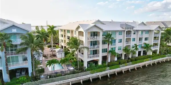 275 NW Flagler Avenue