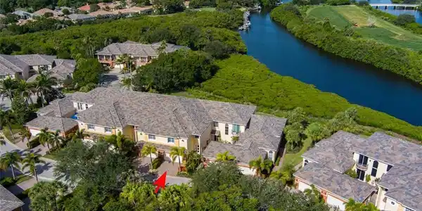 2390 SW Island Creek Trail