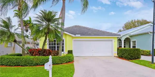3543 SW Coco Palm Drive