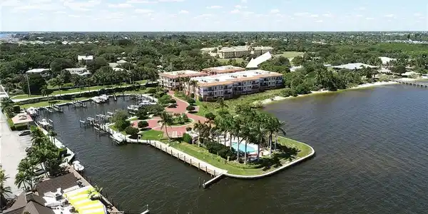 1532 NE Outrigger Landings Drive