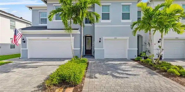 1810 SE Ocean Cove Way