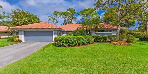 1393 SW Troon Circle