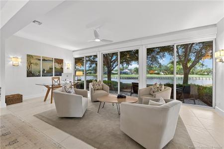 1822 NW Buttonbush Circle