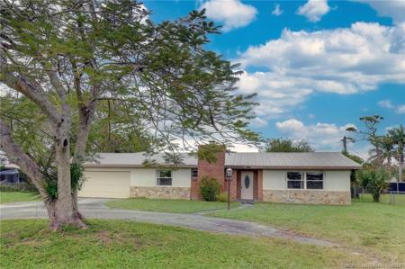 927 SW 28th Street
