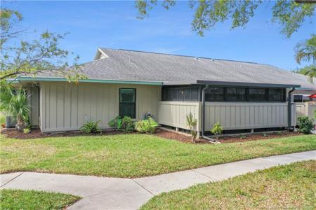 4071 NW Cinnamon Tree Circle