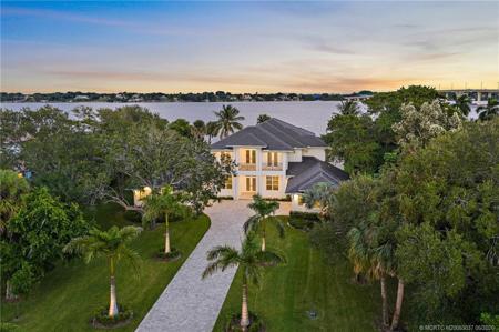 505 SE Saint Lucie Boulevard