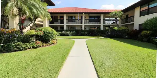 421 SW South River Drive