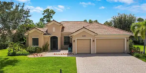 2296 NW Diamond Creek Way