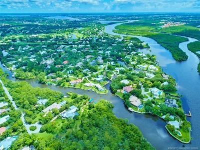 5387 SW Anhinga Avenue