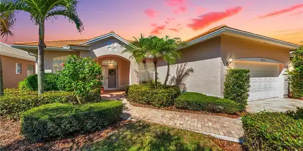 1652 SW Monarch Club Drive