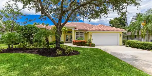5319 SW Landing Creek Drive