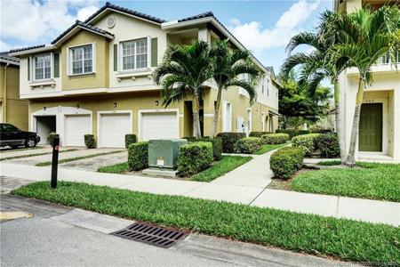3041 SE Lexington Lakes Drive