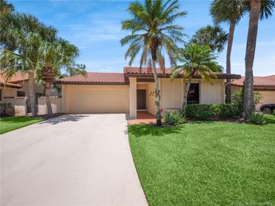 2430 SW Bobalink Court