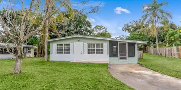 1048 SW 30th Street