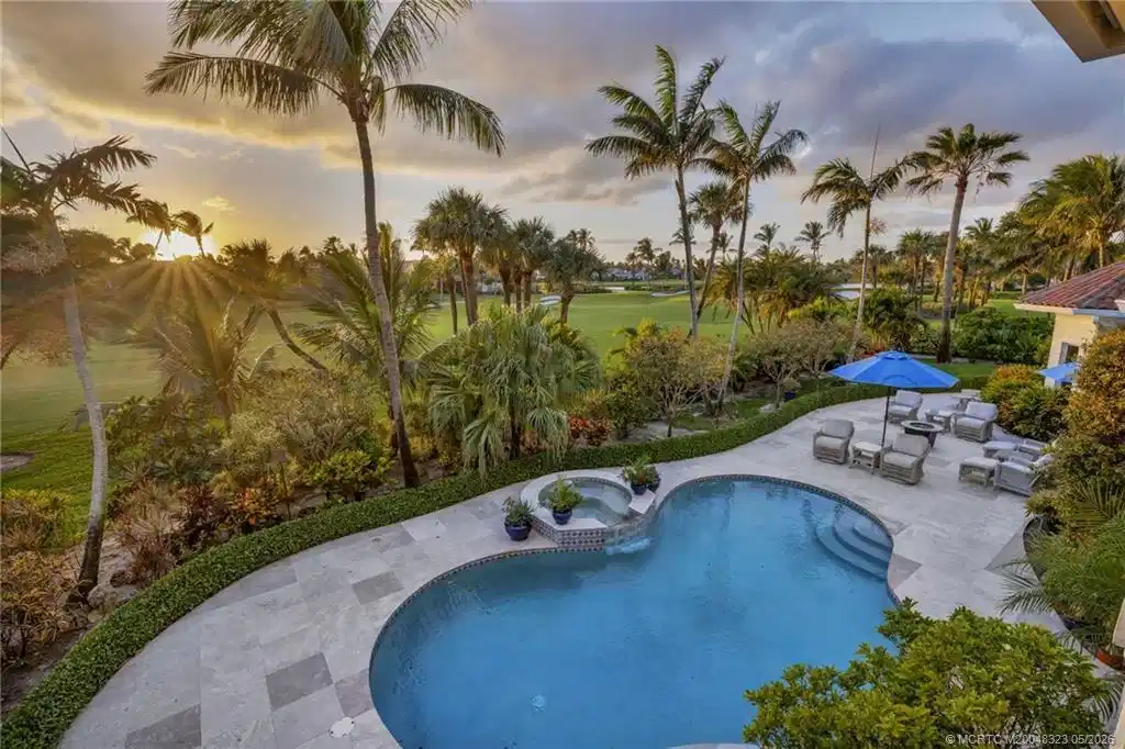Image 1: Gorgeous backyard, surrounded by magnificent garde