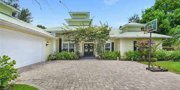 5222 SW Orchid Bay Drive