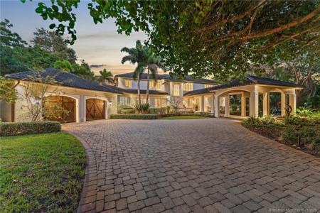 301 SE Harbor Point Drive