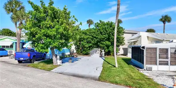 10725 S Ocean Drive