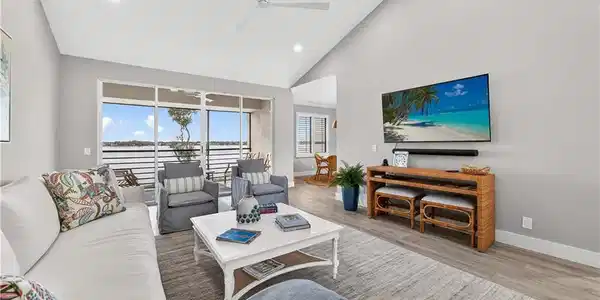 2540 NW Seagrass Drive