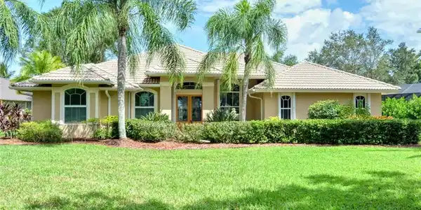 4844 SW Lake Grove Circle