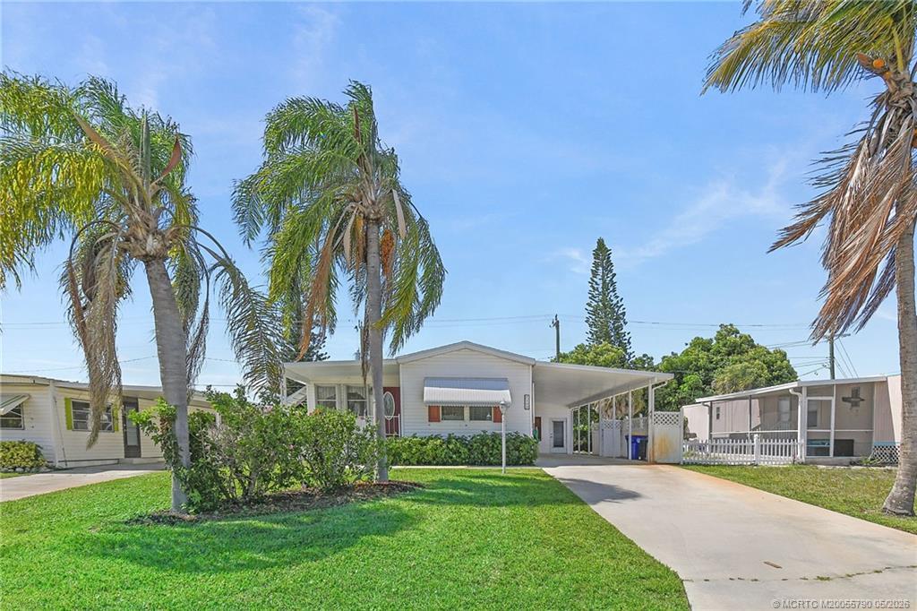 Image 1: Very spacious with 2 bedrooms and 2 baths and a po