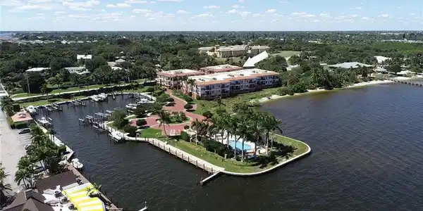 1532 NE Outrigger Landings Drive