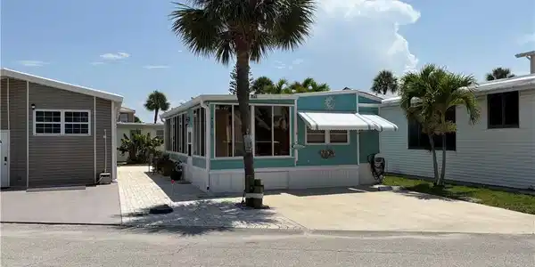 438 Nettles Boulevard