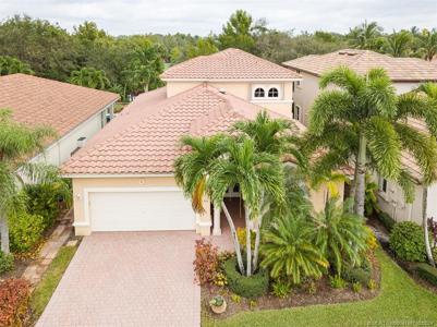 934 SW Palm Cove Drive