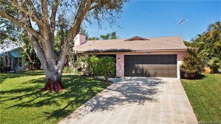 4749 SE Glenridge Trail
