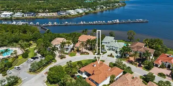 213 SW Palm Cove Drive