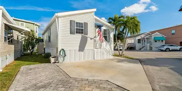 172 Nettles Boulevard