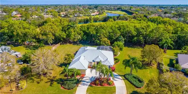 4989 SW Lake Grove Circle