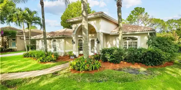 5308 SW Avila Court