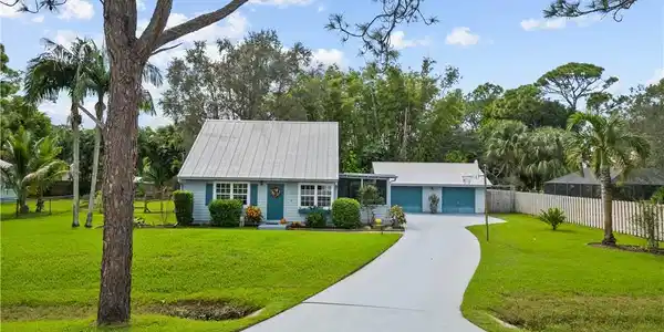 1082 SW Pine Tree Lane
