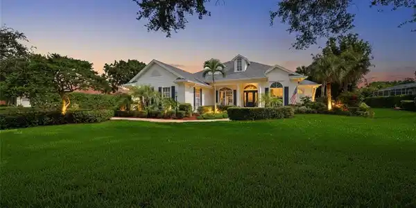119 SW Lake Rush Court
