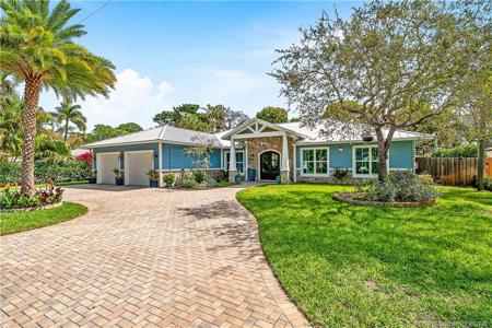 305 SE Flamingo Avenue