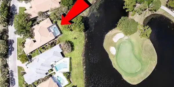 Image 4: Signature hole #14