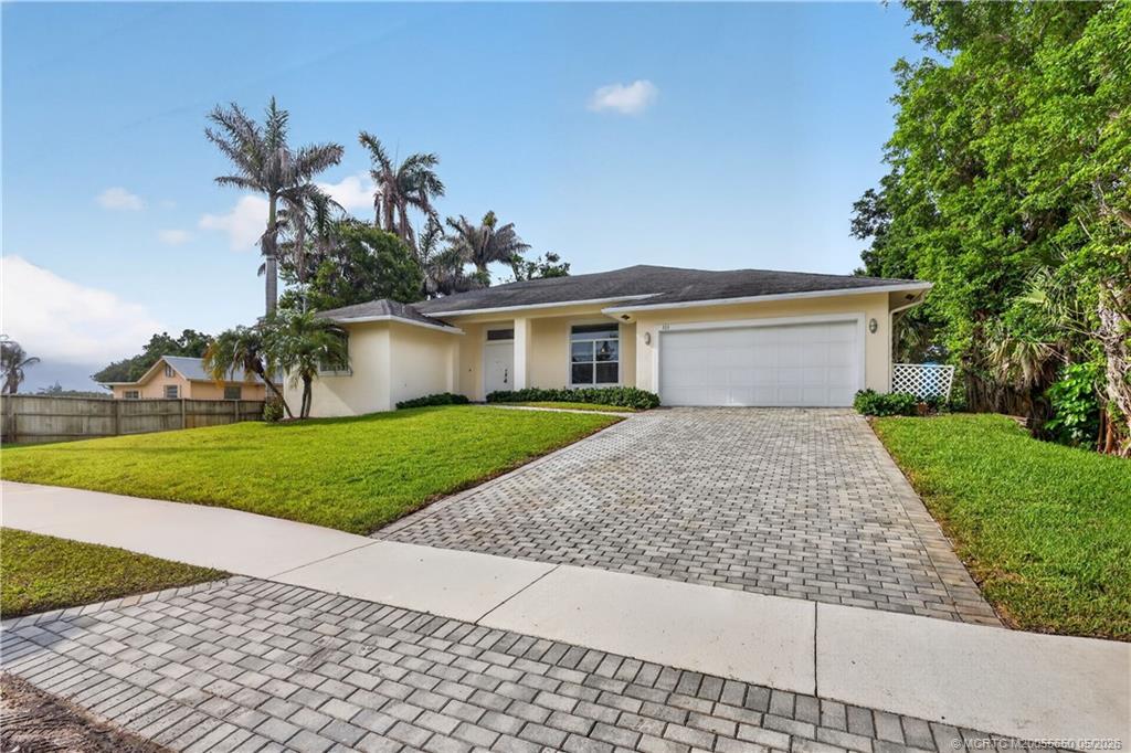 Image 2: CBS beauty with no HOA, deed restrictions