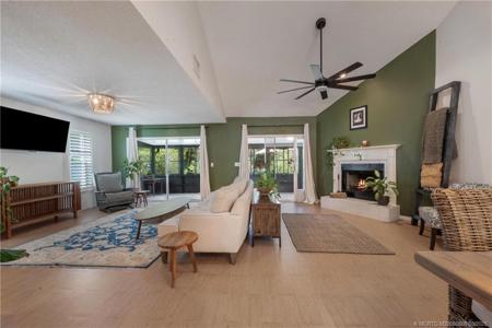 911 NE Sandalwood Place