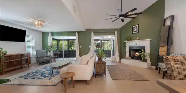 911 NE Sandalwood Place