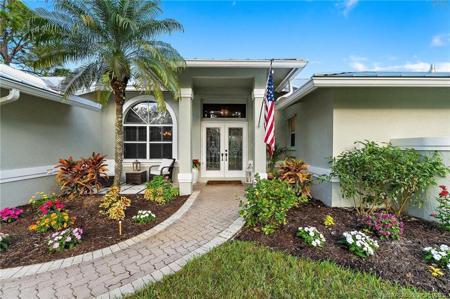 5211 SW Landing Creek Drive