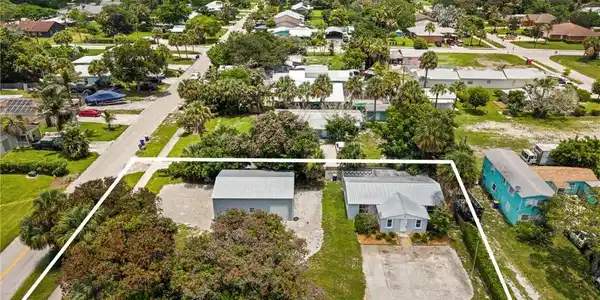 3915 SE Salerno Road