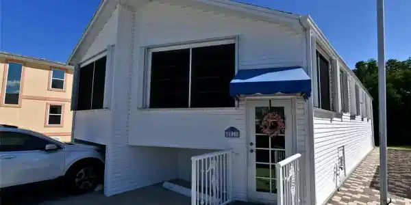 2013 Nettles Boulevard