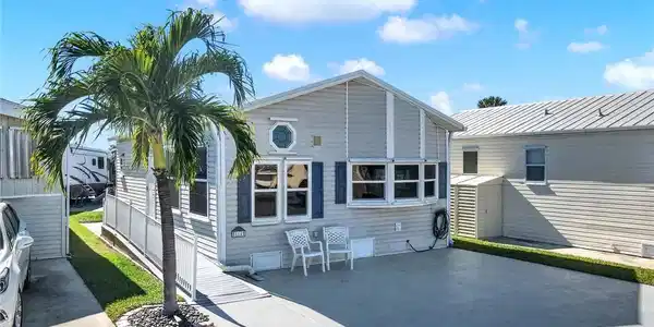 114 Nettles Boulevard