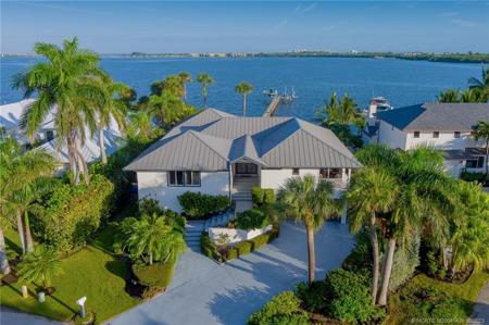 4283 NE Joes Point Terrace