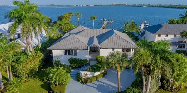 4283 NE Joes Point Terrace