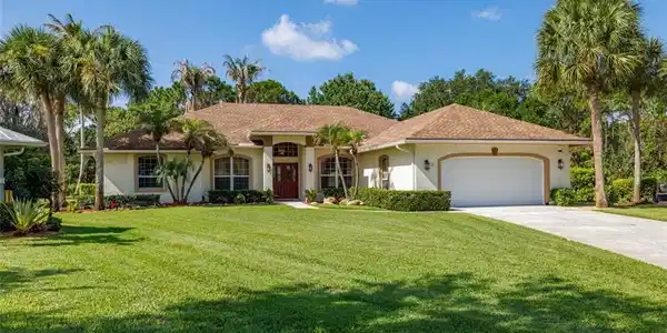 4401 SW Thicket Court